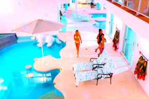 Beach Villa Blanca with 8BR, 2 Pools, Whirlpool & Maid inc.